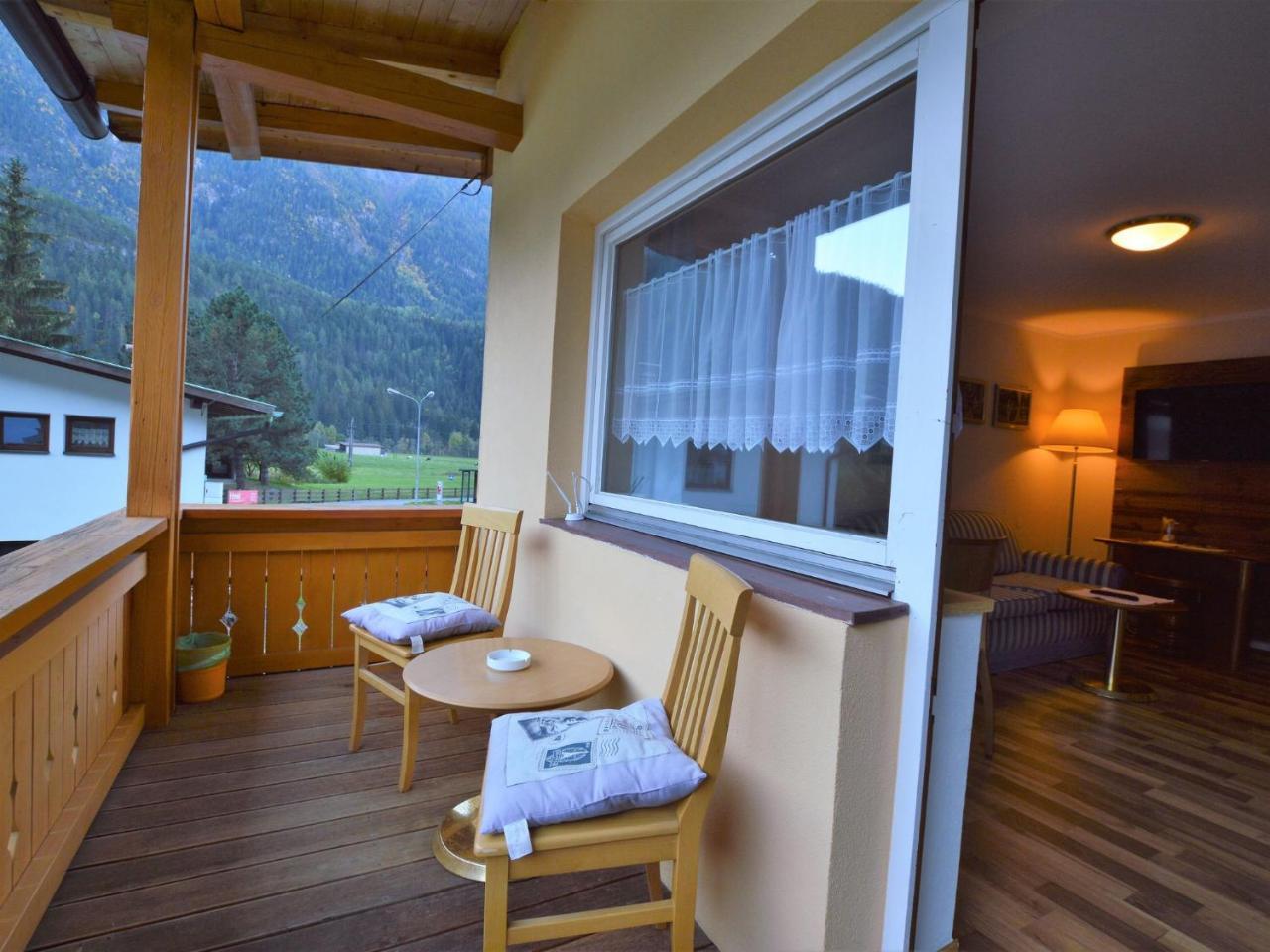 Cozy Apartment In Oetz Close To Ski Area Extérieur photo